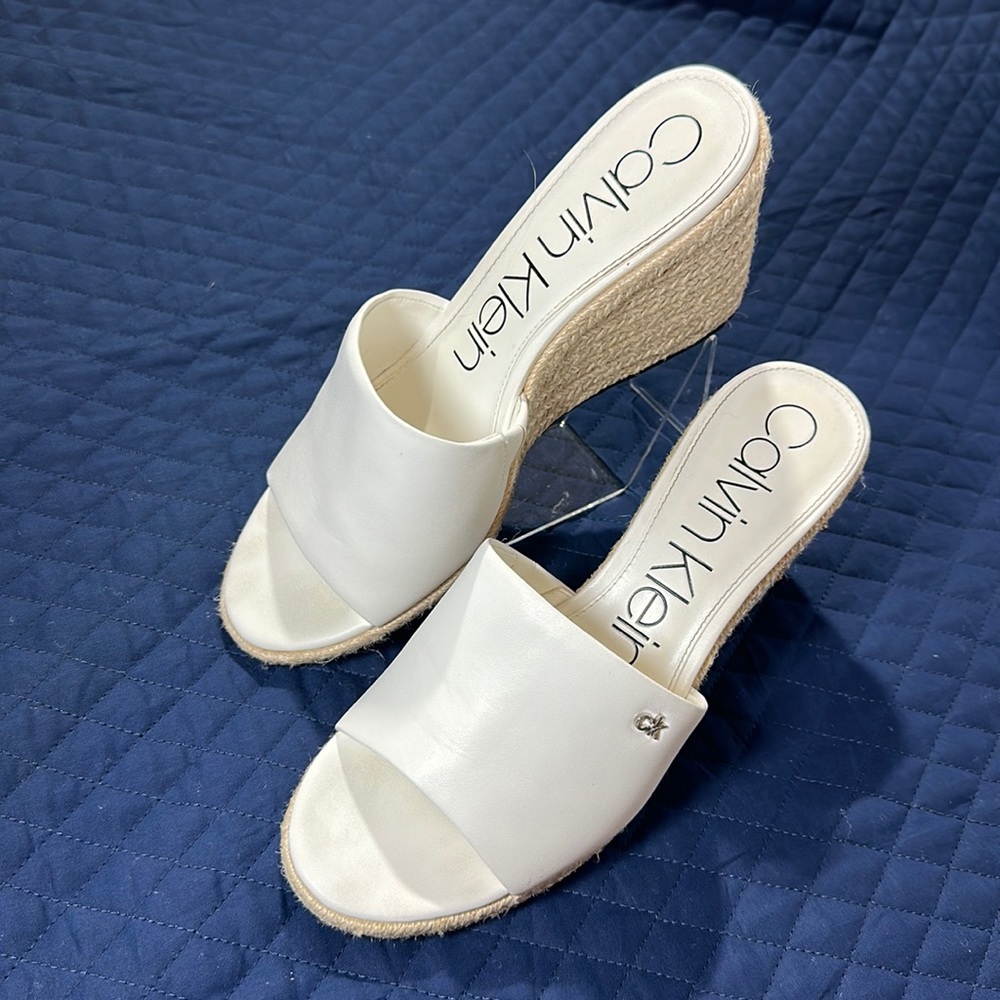 Calvin Klein Bandora Slip on Heels. White Espadrille. Women’s Sz10